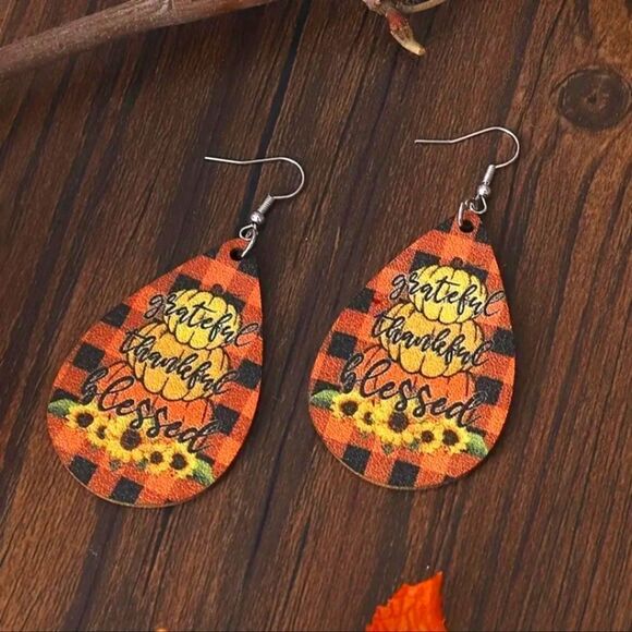 Fall festive dangle earrings - Picture 3 of 6